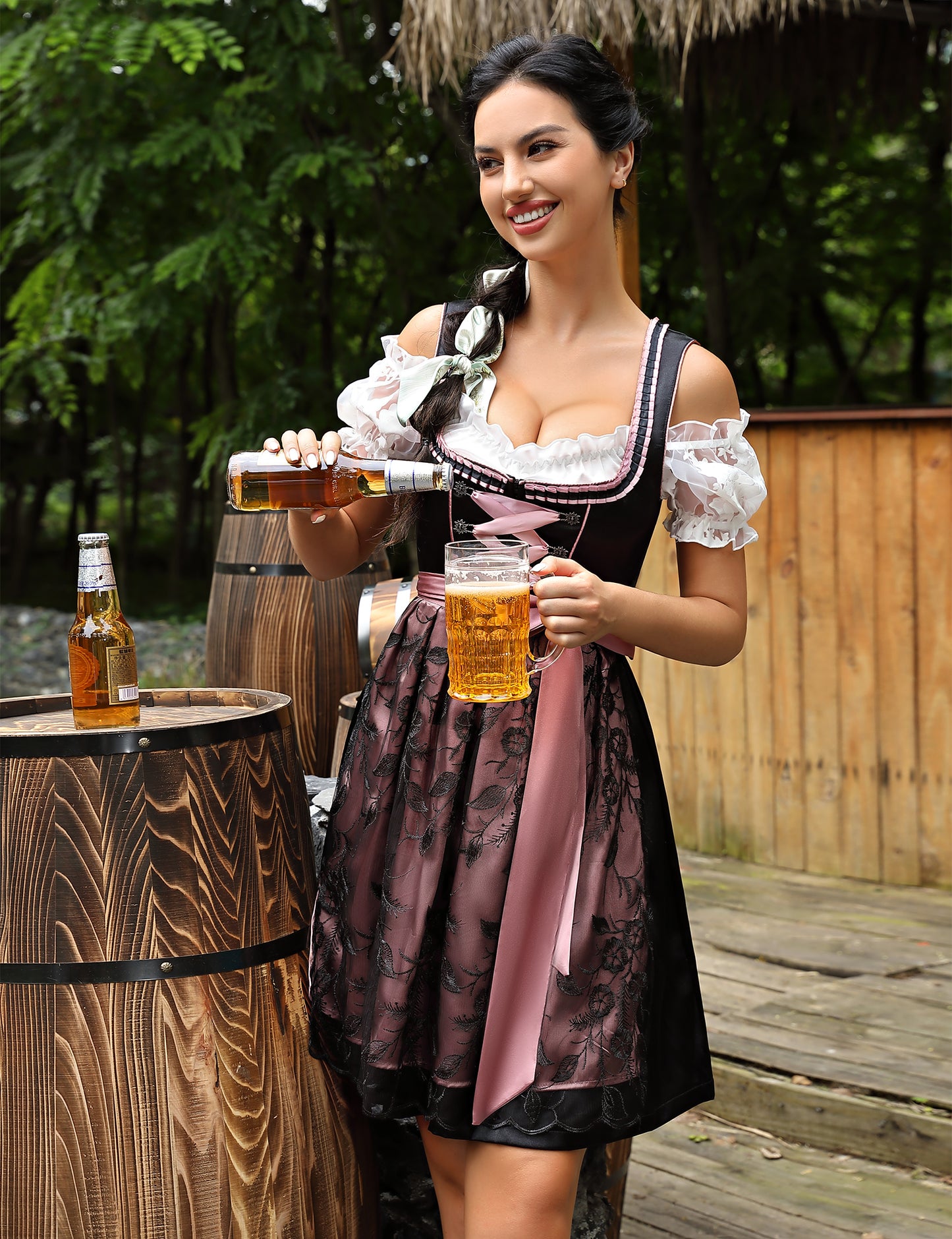 WIESNFASHION Dreiteiliges Damen Bierkleid aus Satin in Schwarz
